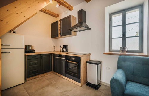 Baderna Villa | 2 BD villa with pool, jacuzzi for up to 4 people