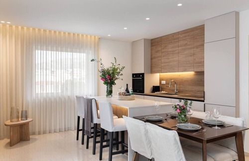 Glyfada Apartment | 2-BDR SV Elegance Luxury Apt with Shared pool