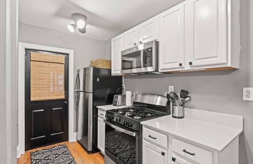 Southwest Raleigh Apartment | 2 bdrm/2 ba in historic downtown Raleigh!