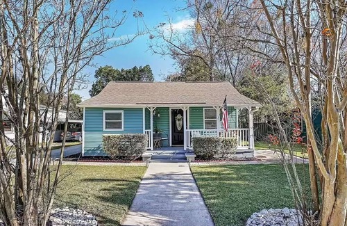 Port Wentworth House | 2-bdrm Bungalow 15 min from Downtown w/WiFi, Central Air