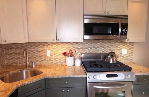 Provincetown House | 2-Bdrm, Parking, Fire Place, Outdoor Space, Close to everything.