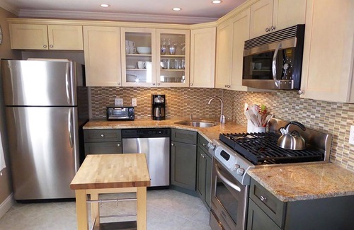 Provincetown House | 2-Bdrm, Parking, Fire Place, Outdoor Space, Close to everything.