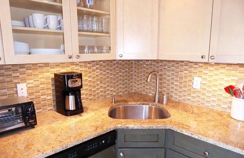 Provincetown House | 2-Bdrm, Parking, Fire Place, Outdoor Space, Close to everything.