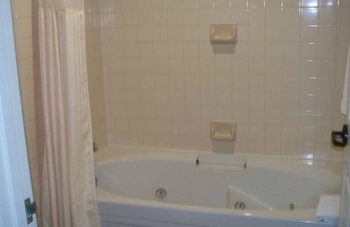 Palo Verde Condo | 2 BDRM~ Varsity Clubs of America~ 2 KING BEDS/JETTED TUB/2 BATHS/OUTDOOR POOL