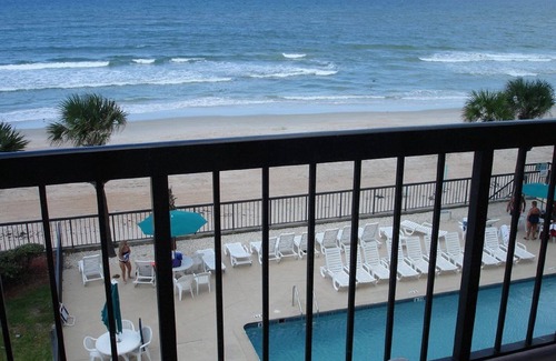 Bostroms Condo | 2 BDRM~ WATERFRONT RESORT, SANDY BEACH, INDOOR POOL, BEACH FRONT HOT TUBS & MORE