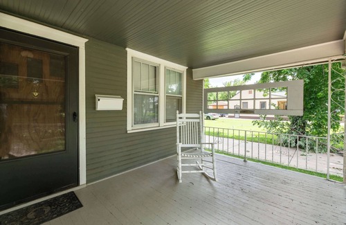 Sunnyside House | 2 Bed 1 Bath home by College Hill and Hospitals