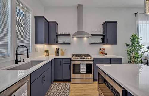 Maxwell Condo | ☀︎ 2-Bed, 2.5-Bath East Nashville Townhome with Rooftop Deck, 1mi to Stadium ☀︎