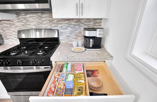 Eastside House | 2 bed 2 bath Bungalow