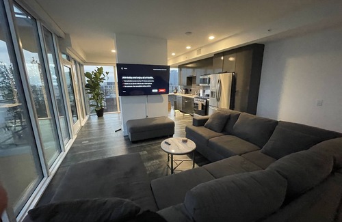 Bunker Hill Condo | 2 Bed+2 Bath+ Penthouse + Private Balcony