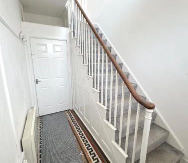 Wellington Apartment | 2 bed apartment complete with bedding and towels