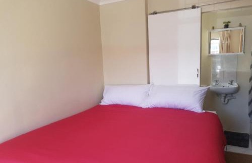 Bergvliet Apartment | 2 Bed Apartment, King XL Bed, Dining&Office Space