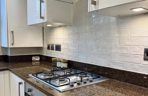 Canonbury Apartment | 2-Bed Apartment - Sleeps 4, Pets Ok & Balcony