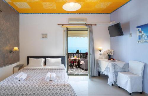Piskopiano Apartment | 2 Bed Apartment - Sleeps 8 - Pool Patio Views