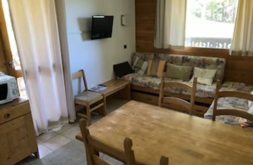 Courchevel Apartment | 2 bed Apt in Courchevel 1650, Doorstep skiing - Courchevel, Meribel, Val Thorens