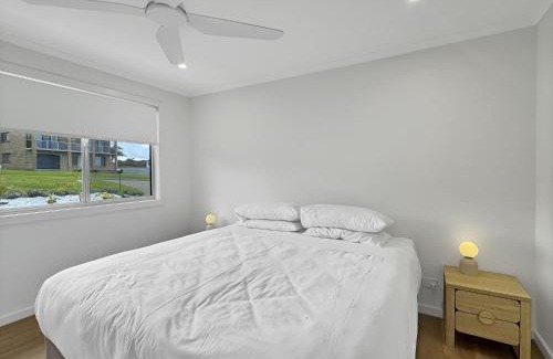 Malua Bay House | 2-Bed Beach Haven with Garden & Alfresco Dining