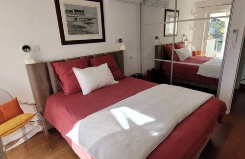 Salon-de-Provence Bed & Breakfast | 2 BED & BREAKFAST ROOMS with private SWIMMING POOL in VILLA in Salon de Provence