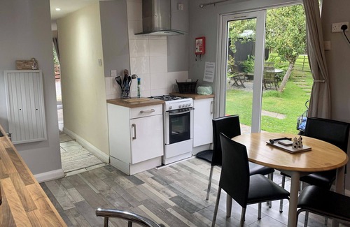 Denbigh Cabin | 2-bed Cabin Sleeps 4 -small Pets Ok -free Parking