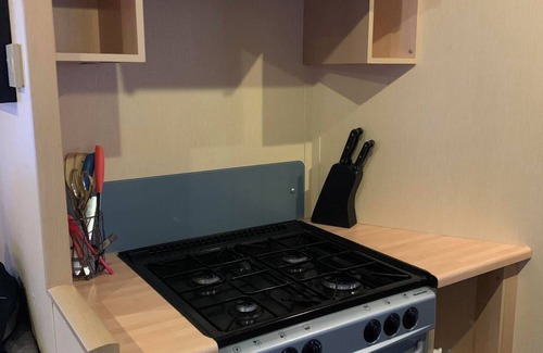 Skegness Ski Chalet | 2-Bed Caravan - Sleeps 6 - Parking & Veranda