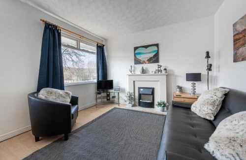 Contin Ski Chalet | 2 Bed Chalet - Sleeps 4 - Parking - Wifi