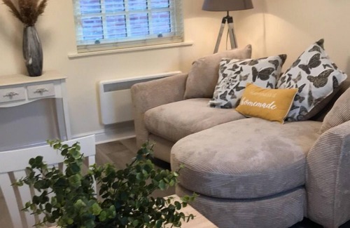 Bawtry Apartment | 2-Bed Duplex Sleeps 3 with Fireplace