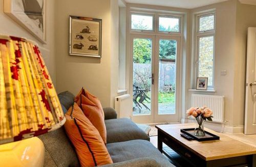 South Acton Apartment | 2 Bed Garden Apartment - Piccadilly Line