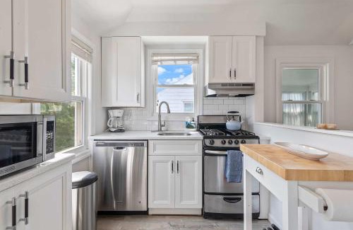 Margate City Apartment | 2-Bed Home by the Bay