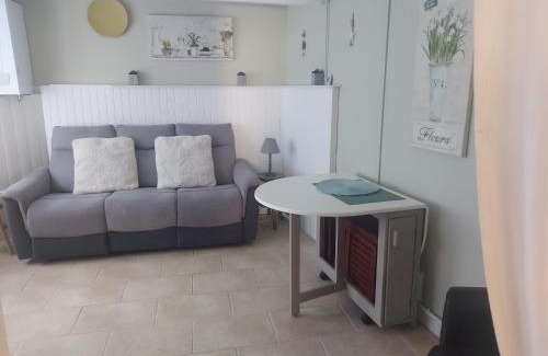 Confolens House | 2 Bed House with Mountain View Garden and Bbq