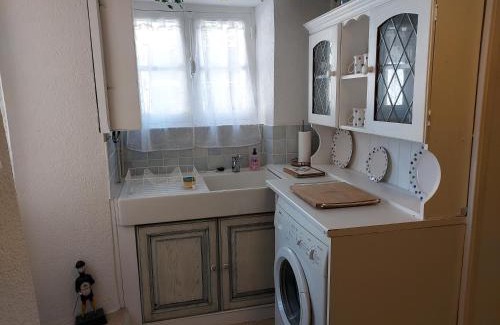 Confolens House | 2 Bed House with Mountain View Garden and Bbq