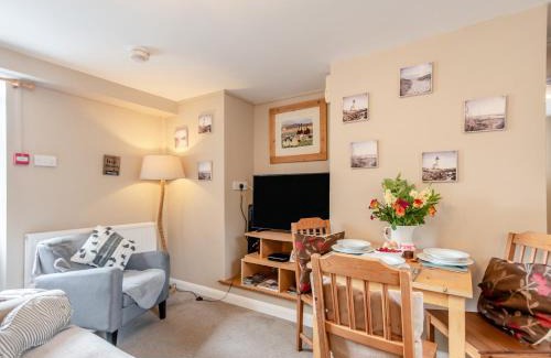 Cosheston Apartment | 2 Bed in Cosheston FB060