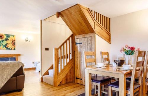 Launceston House | 2 Bed in Launceston 81077