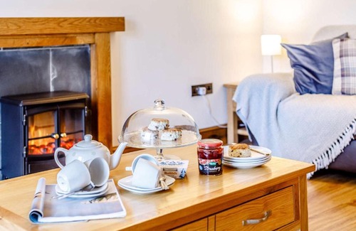 Launceston House | 2 Bed in Launceston 81077