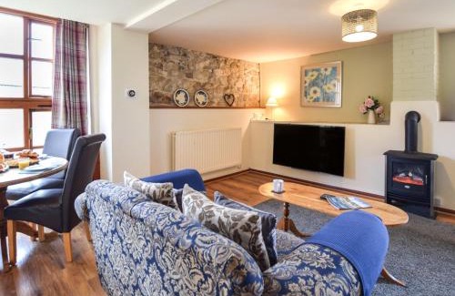 Godshill House | 2 Bed in Godshill IC072