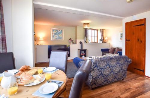 Godshill House | 2 Bed in Godshill IC072