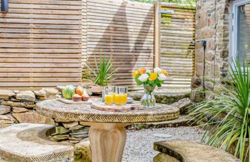 Lanhydrock House | 2 Bed in Lanhydrock 90216