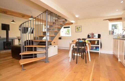 Taddington House | 2 Bed in Taddington 76505