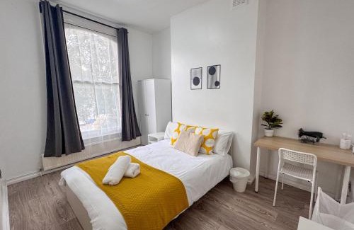 Brownswood Apartment | 2 Bed - Self Check-In - Free WiFi - Sleeps 6 - Finsbury Park - AFC