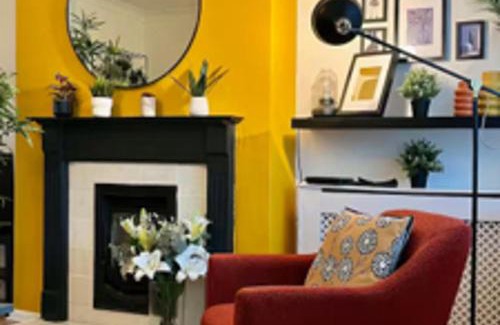 Reigate House | 2 Bed - Sleeps 6 - Parking - Town Centre