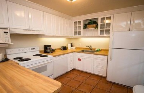 Bradenton Beach Hotel | 2 Bedroom, 1 Bathroom 2nd floor stairs only. NO PETS