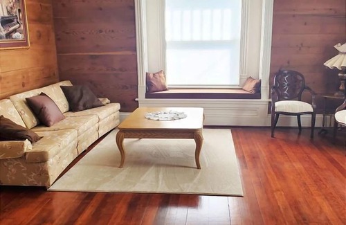 Crescent City House | 2 bedroom 1 bath home located in town
