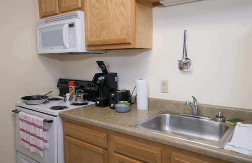 Downtown Pittsburgh Apartment | 2 Bedroom 2 Bath | City Views!