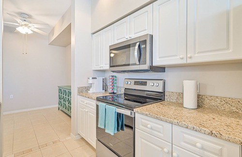 Biggar Condo | 2 Bedroom, 2 Bath Condo - 5 Minute Drive to Ft. Myers Beach