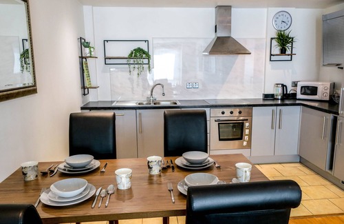 Liverpool City Centre Apartment | 2 Bedroom 2 Bathroom Central Apartment