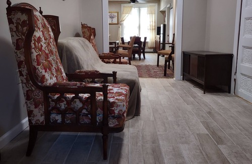 Harlem Hotel | 2 BEDROOM 3RD FLOOR RENOVATED W/KITCHEN - 3 MINUTES TO SUBWAY