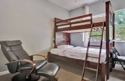 North Lauderdale Apartment | 2 Bedroom 629054 by Houzlet