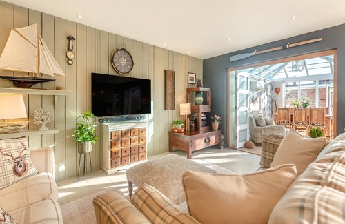 South Hayling Cottage | 2 bedroom accommodation in Hayling Island