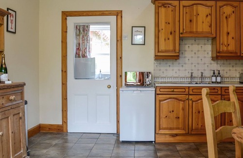 Perth Cottage | 2 bedroom accommodation in Forgandenny