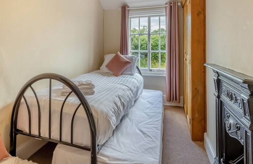 Pontesbury Cottage | 2 bedroom accommodation in Annscroft, near Shrewsbury