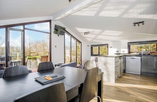 Dilton Marsh Ski Chalet | 2 bedroom accommodation in Westbury