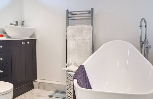 Worthing Cottage | 2 bedroom accommodation in Goring-by-Sea, near Worthing