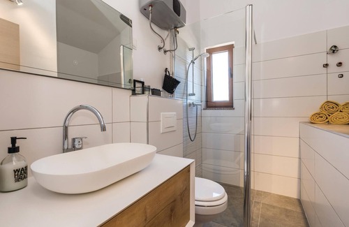 Sarsoni House | 2 bedroom accommodation in Zastenice